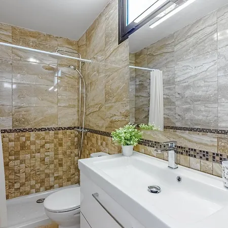 America - 150 Meters From The Beach, Free Wi-fi * Arona (Tenerife)