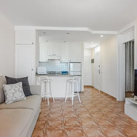 Apartment America - 150 Meters From The Beach, Free Wi-fi *
